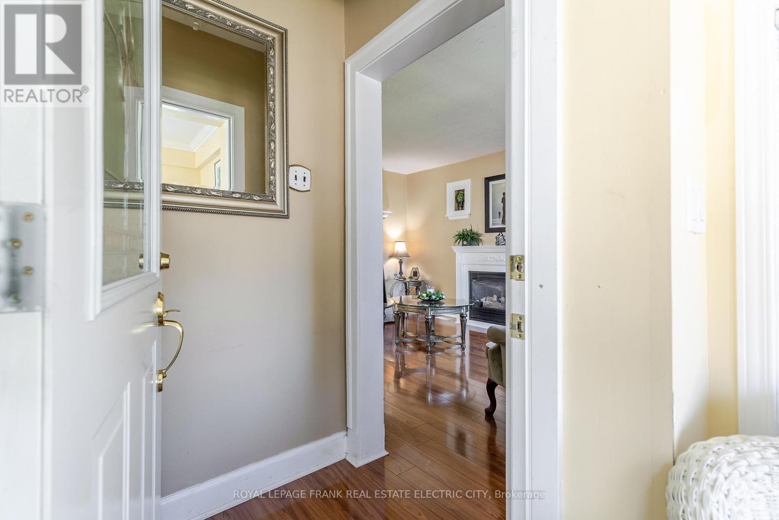 












287 MCGILL STREET

,
Peterborough (Otonabee Ward 1),




Ontario
K9J1W4

