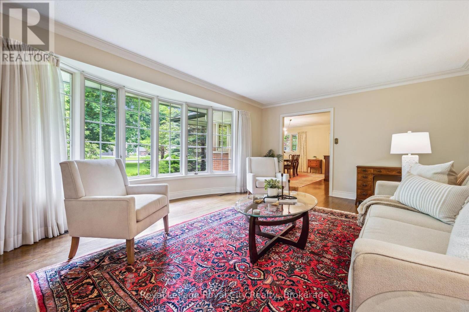 












29 LYNWOOD PLACE

,
Guelph (Dovercliffe Park/Old University),




Ontario
N1G2V9

