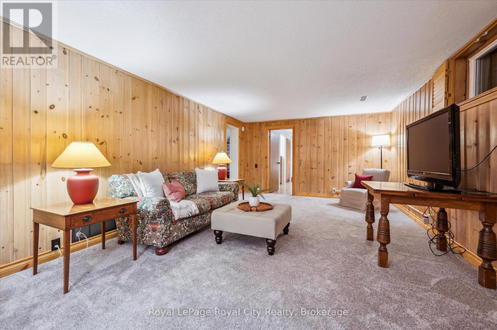 












29 LYNWOOD PLACE

,
Guelph (Dovercliffe Park/Old University),




Ontario
N1G2V9

