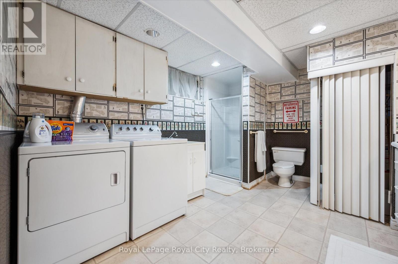 












29 LYNWOOD PLACE

,
Guelph (Dovercliffe Park/Old University),




Ontario
N1G2V9

