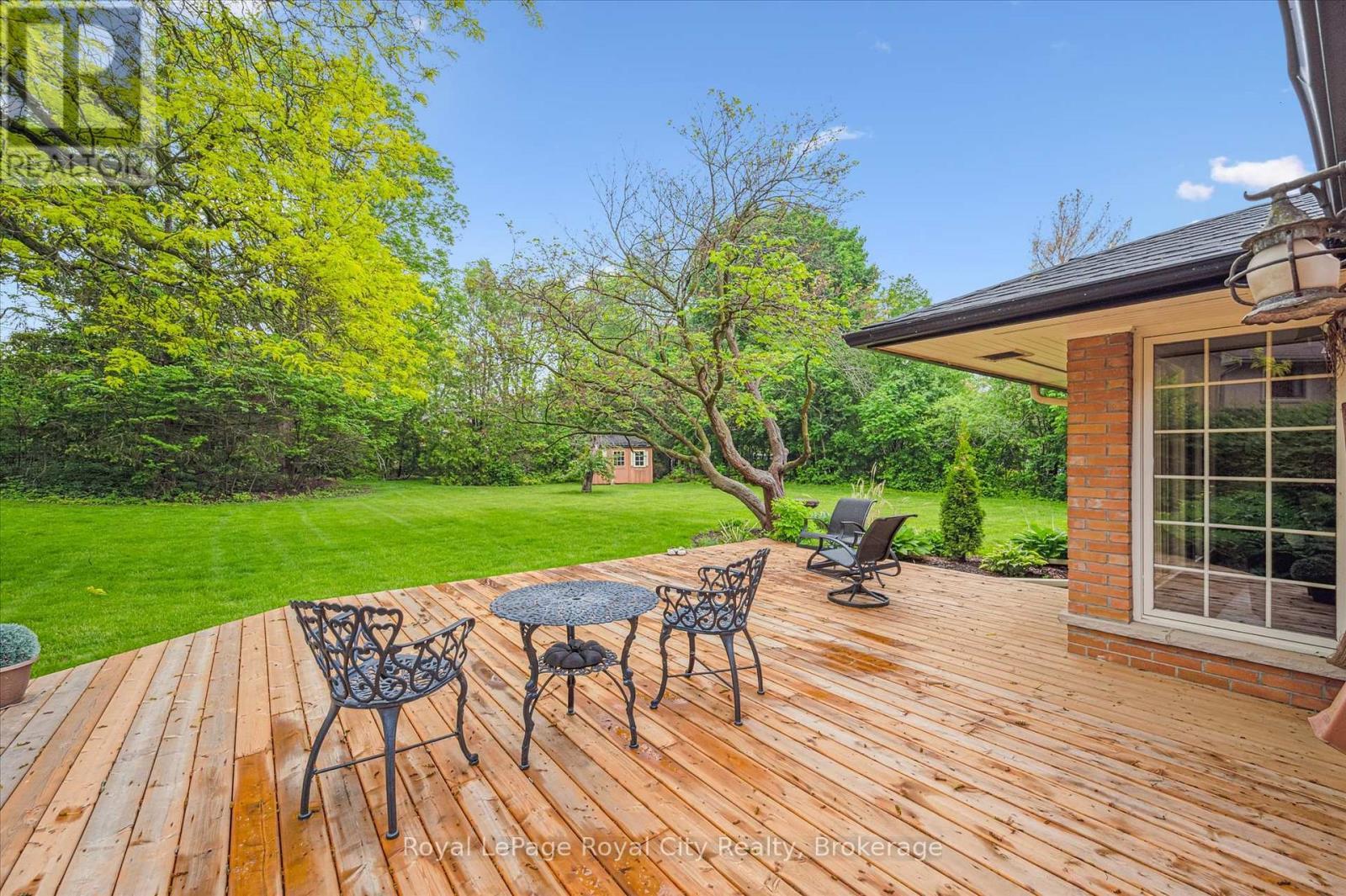 












29 LYNWOOD PLACE

,
Guelph (Dovercliffe Park/Old University),




Ontario
N1G2V9

