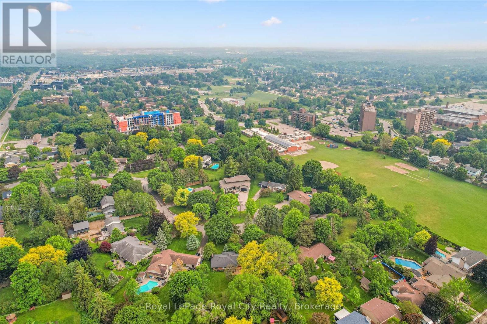 












29 LYNWOOD PLACE

,
Guelph (Dovercliffe Park/Old University),




Ontario
N1G2V9

