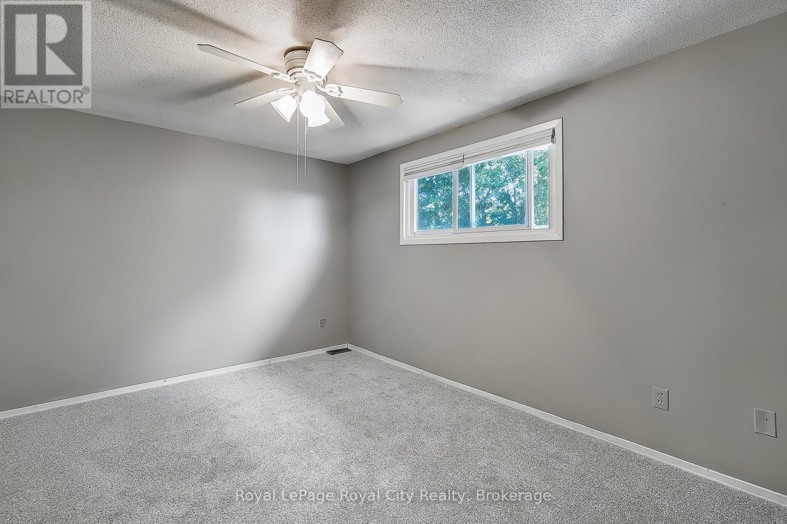












19 LEACOCK AVENUE

,
Guelph (Grange Road),




Ontario
N1E6P9

