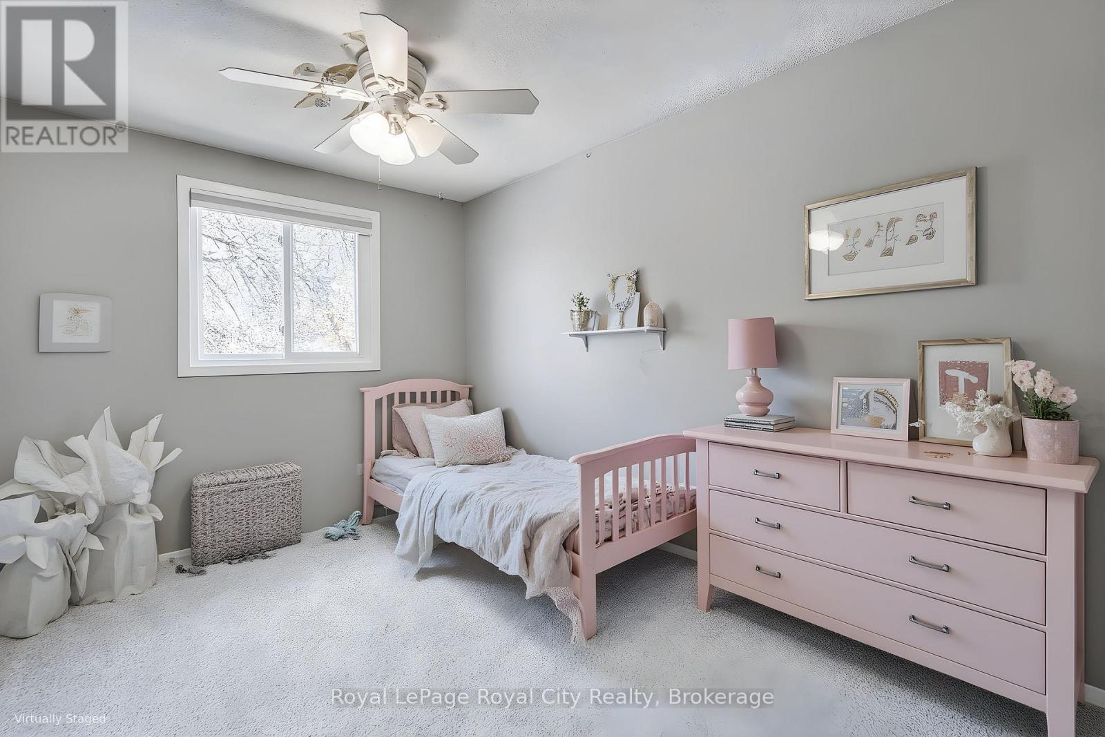 












19 LEACOCK AVENUE

,
Guelph (Grange Road),




Ontario
N1E6P9

