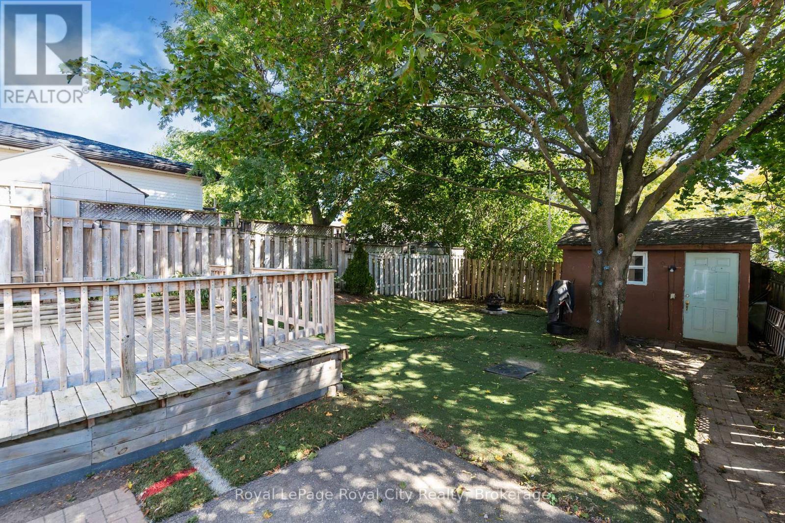 












19 LEACOCK AVENUE

,
Guelph (Grange Road),




Ontario
N1E6P9

