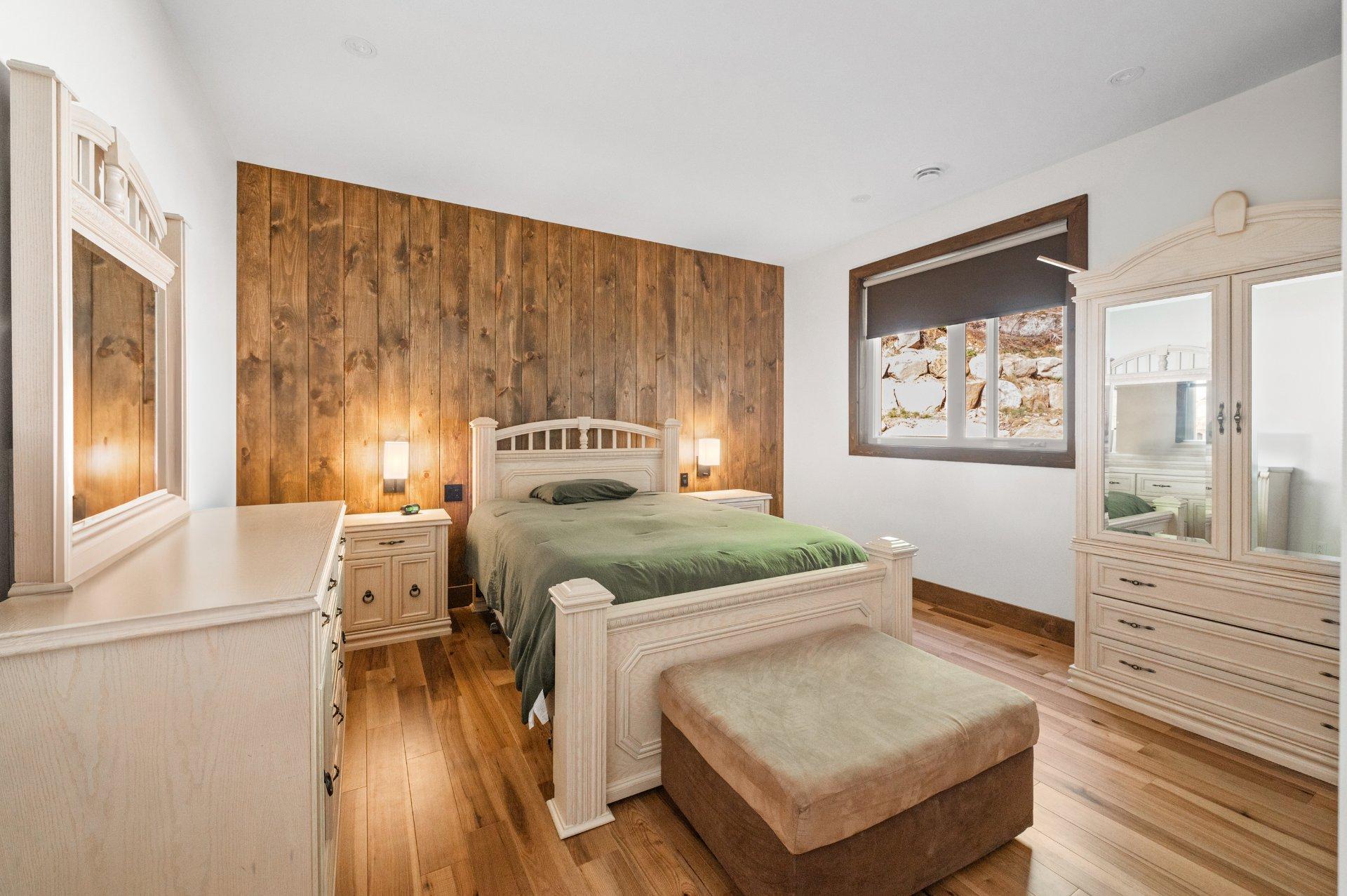 









125


Mtée des Samares

,
Sainte-Agathe-des-Monts,




QC
J8C0R7

