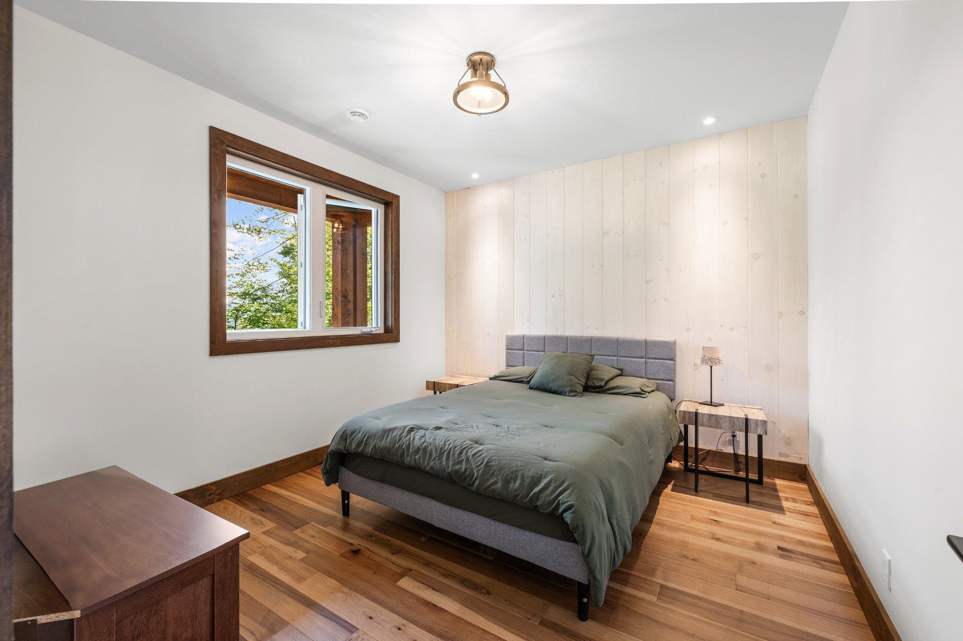 









125


Mtée des Samares

,
Sainte-Agathe-des-Monts,




QC
J8C0R7

