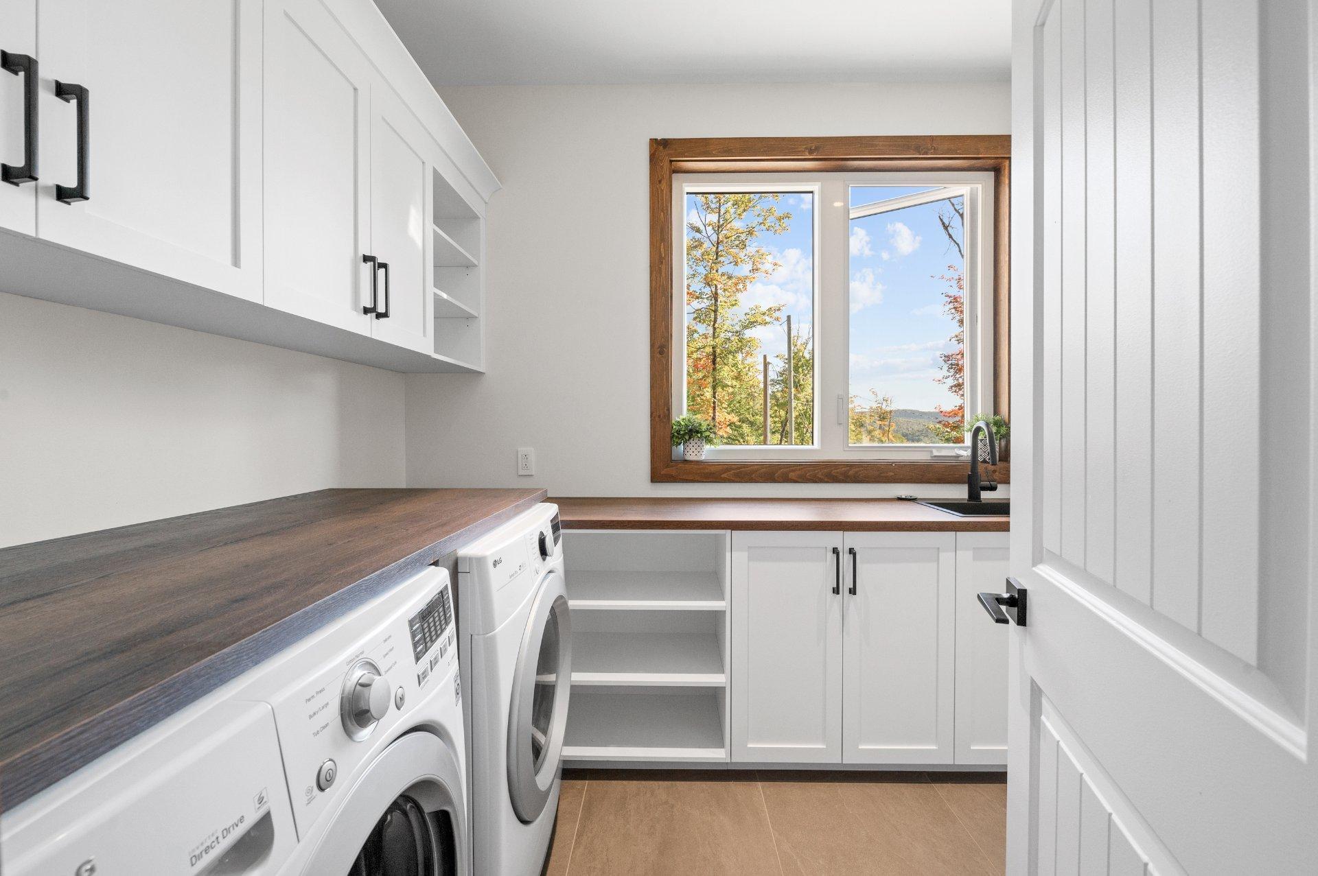 









125


Mtée des Samares

,
Sainte-Agathe-des-Monts,




QC
J8C0R7

