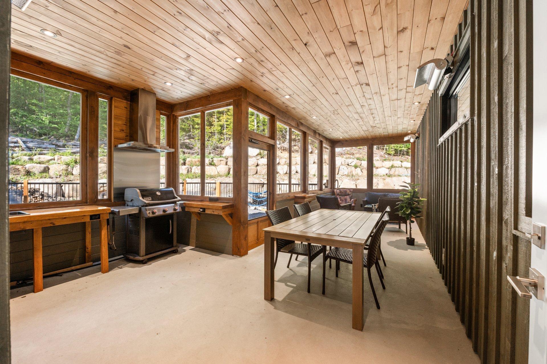 









125


Mtée des Samares

,
Sainte-Agathe-des-Monts,




QC
J8C0R7

