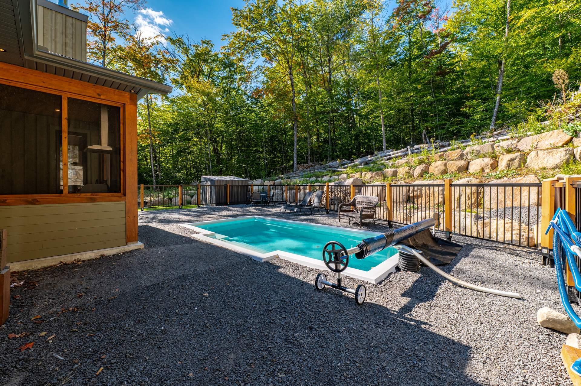 









125


Mtée des Samares

,
Sainte-Agathe-des-Monts,




QC
J8C0R7

