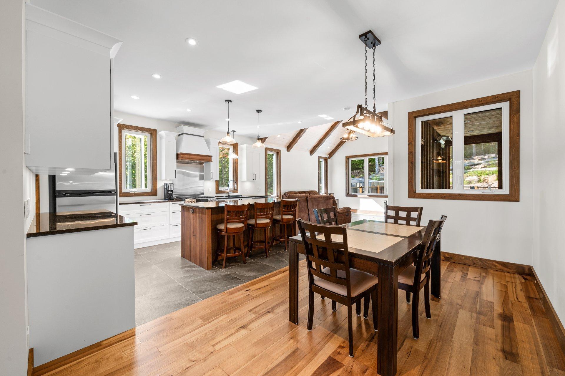 









125


Mtée des Samares

,
Sainte-Agathe-des-Monts,




QC
J8C0R7

