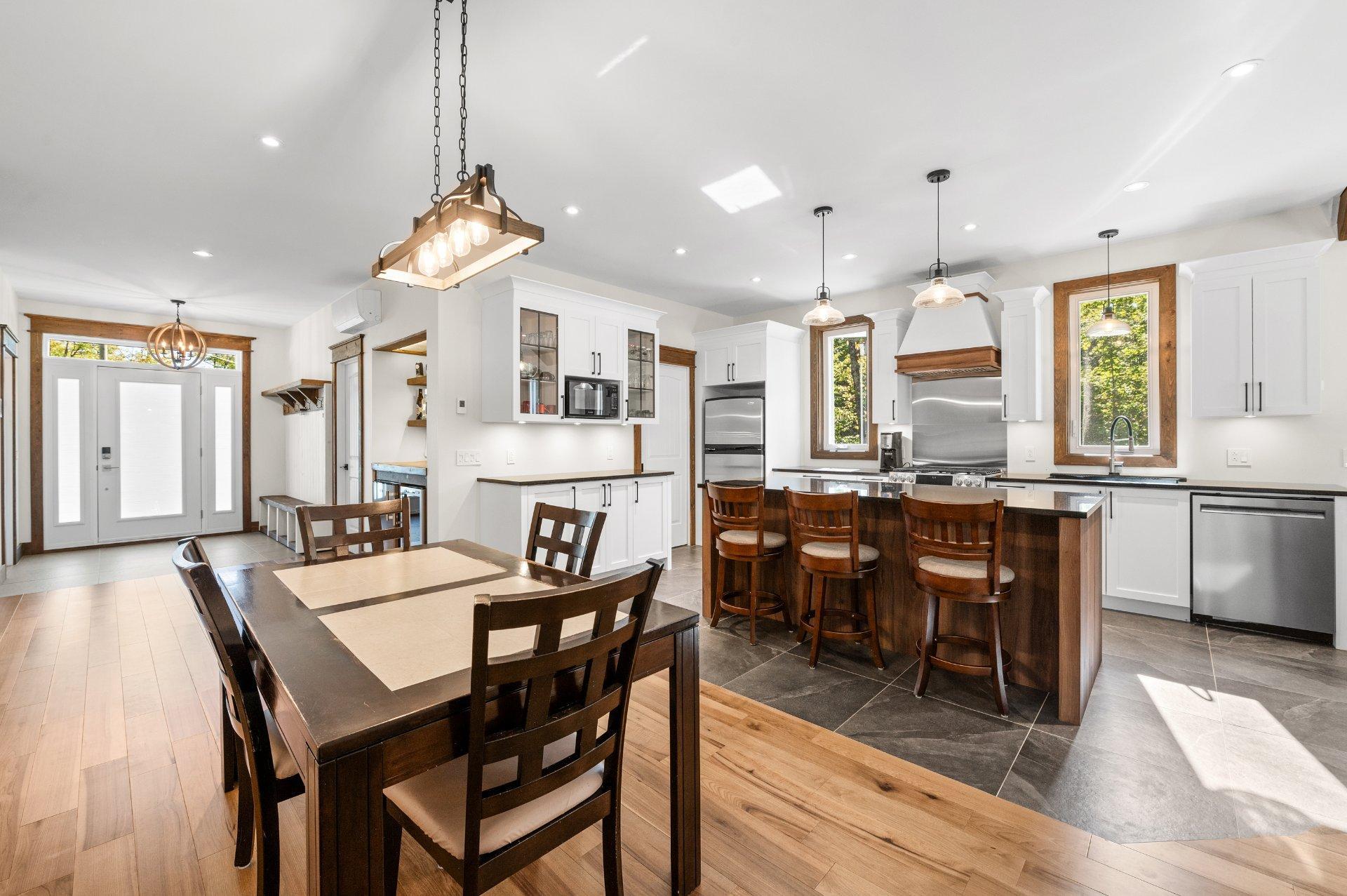 









125


Mtée des Samares

,
Sainte-Agathe-des-Monts,




QC
J8C0R7

