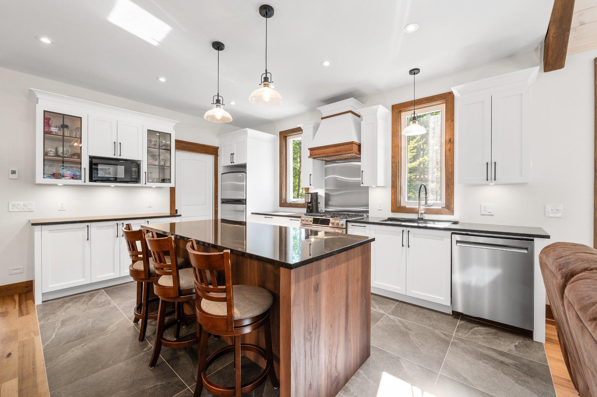 









125


Mtée des Samares

,
Sainte-Agathe-des-Monts,




QC
J8C0R7

