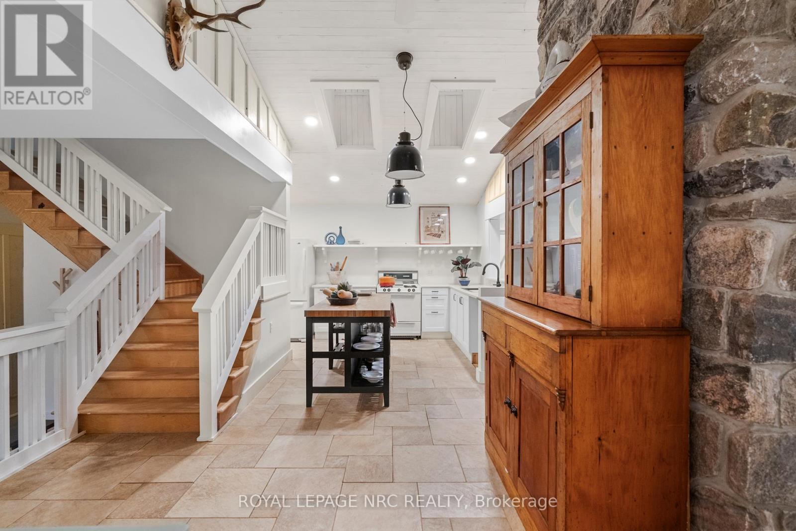 












3765 CRYSTAL BEACH DRIVE

,
Fort Erie (Crystal Beach),




Ontario
L0S1B0

