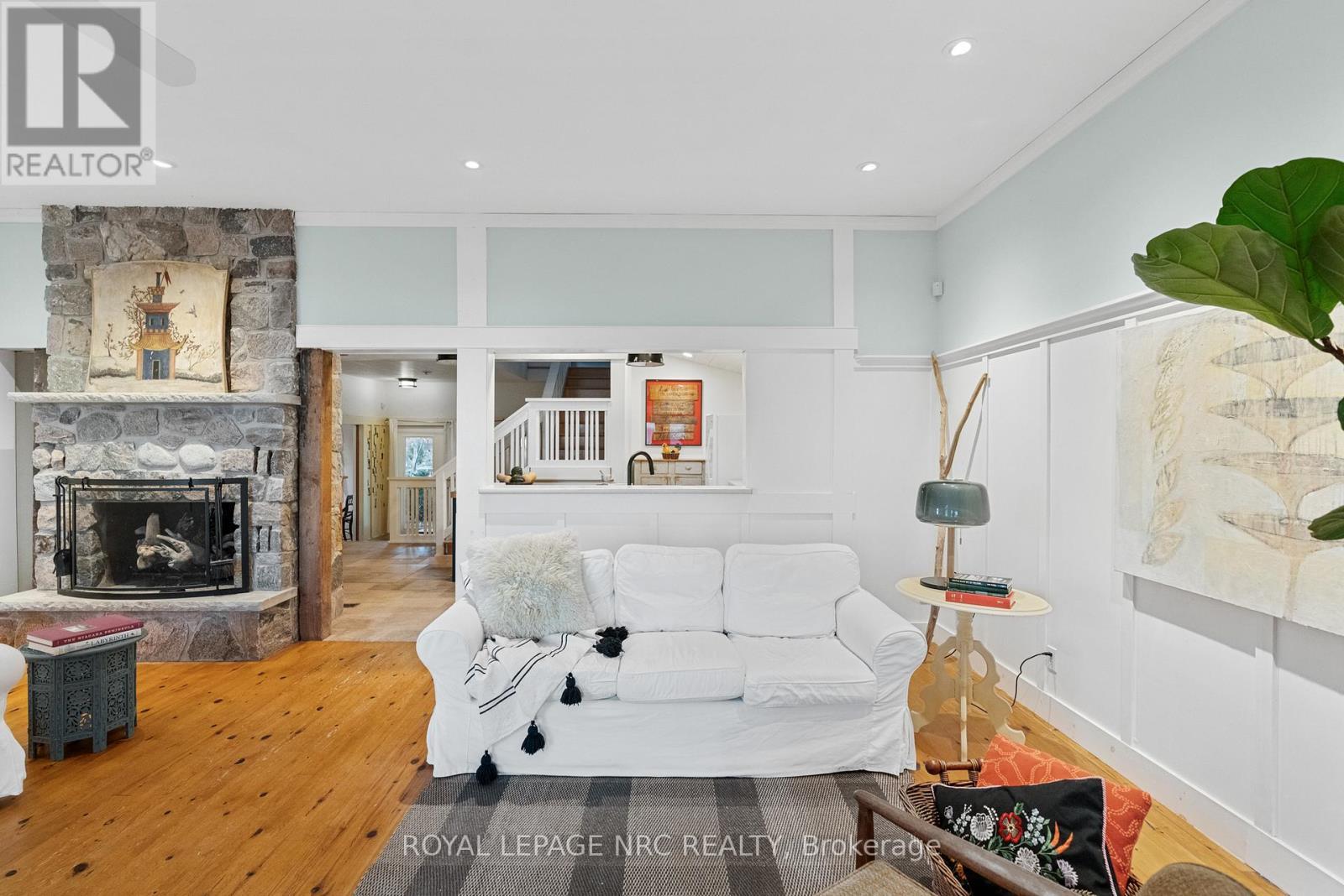 












3765 CRYSTAL BEACH DRIVE

,
Fort Erie (Crystal Beach),




Ontario
L0S1B0

