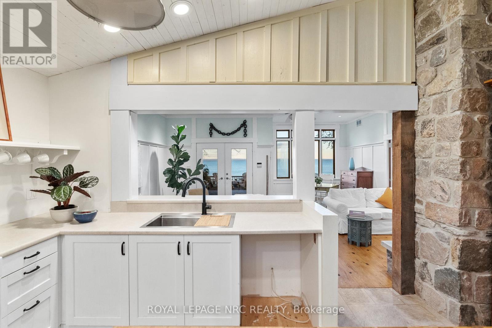 












3765 CRYSTAL BEACH DRIVE

,
Fort Erie (Crystal Beach),




Ontario
L0S1B0

