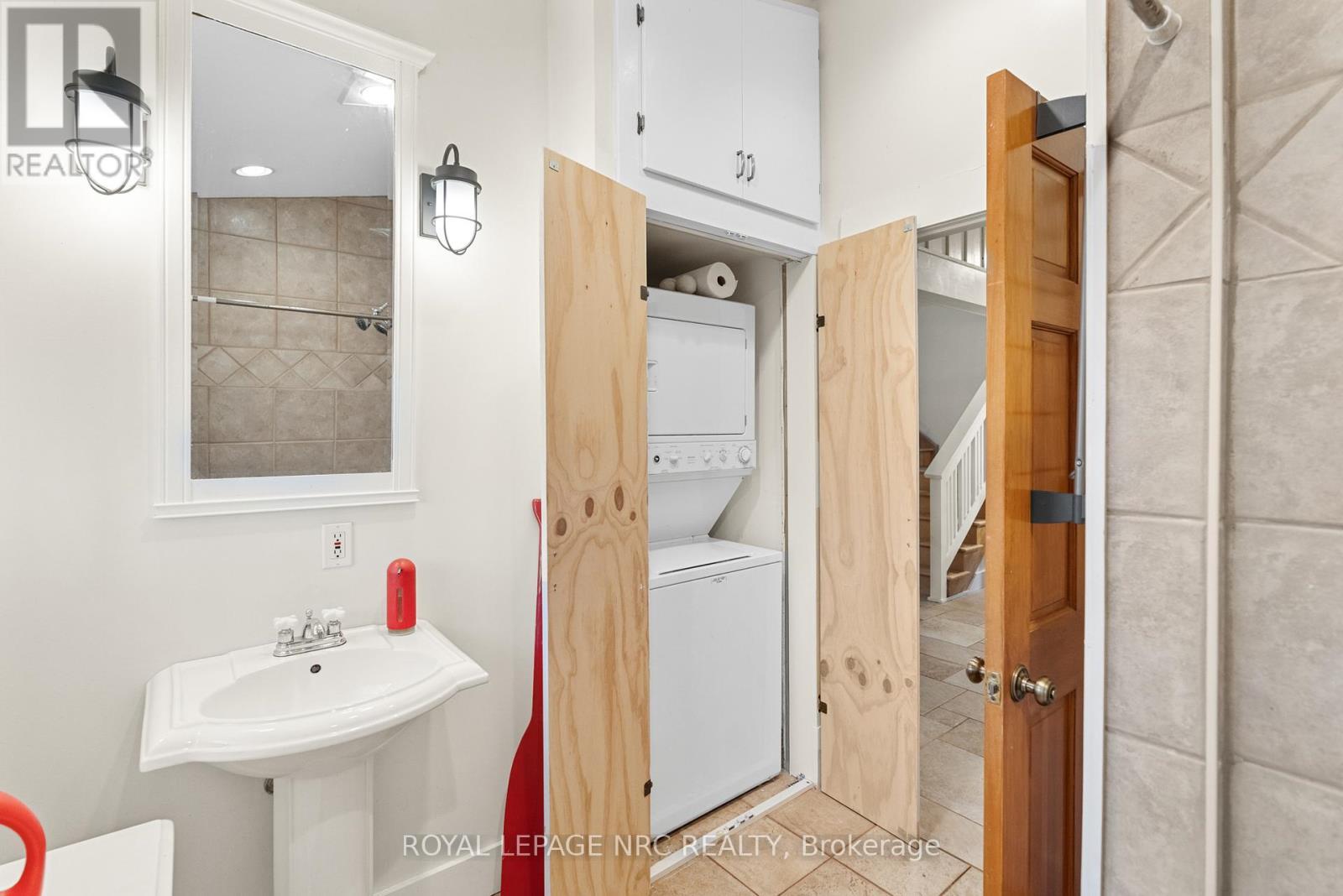 












3765 CRYSTAL BEACH DRIVE

,
Fort Erie (Crystal Beach),




Ontario
L0S1B0

