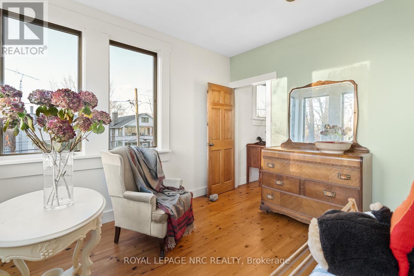 












3765 CRYSTAL BEACH DRIVE

,
Fort Erie (Crystal Beach),




Ontario
L0S1B0

