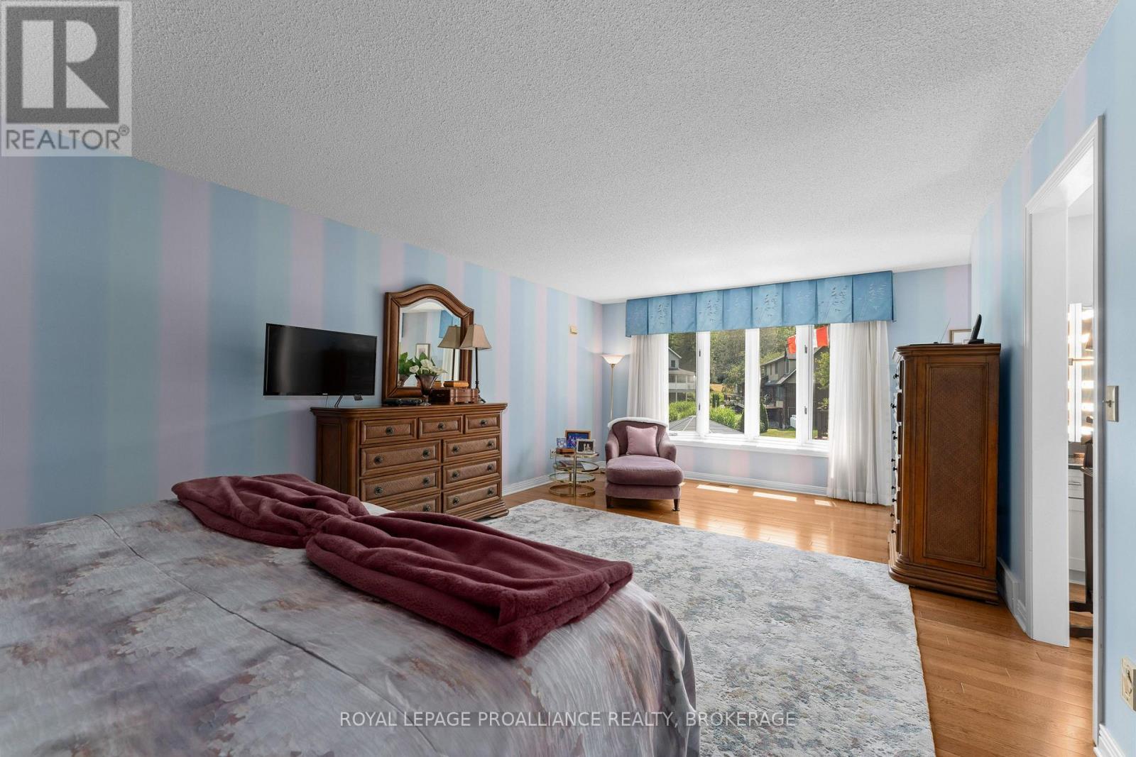 












1673 ST. LAWRENCE AVENUE

,
Kingston (Kingston East (Incl CFB Kingston)),




Ontario
K7L4V1

