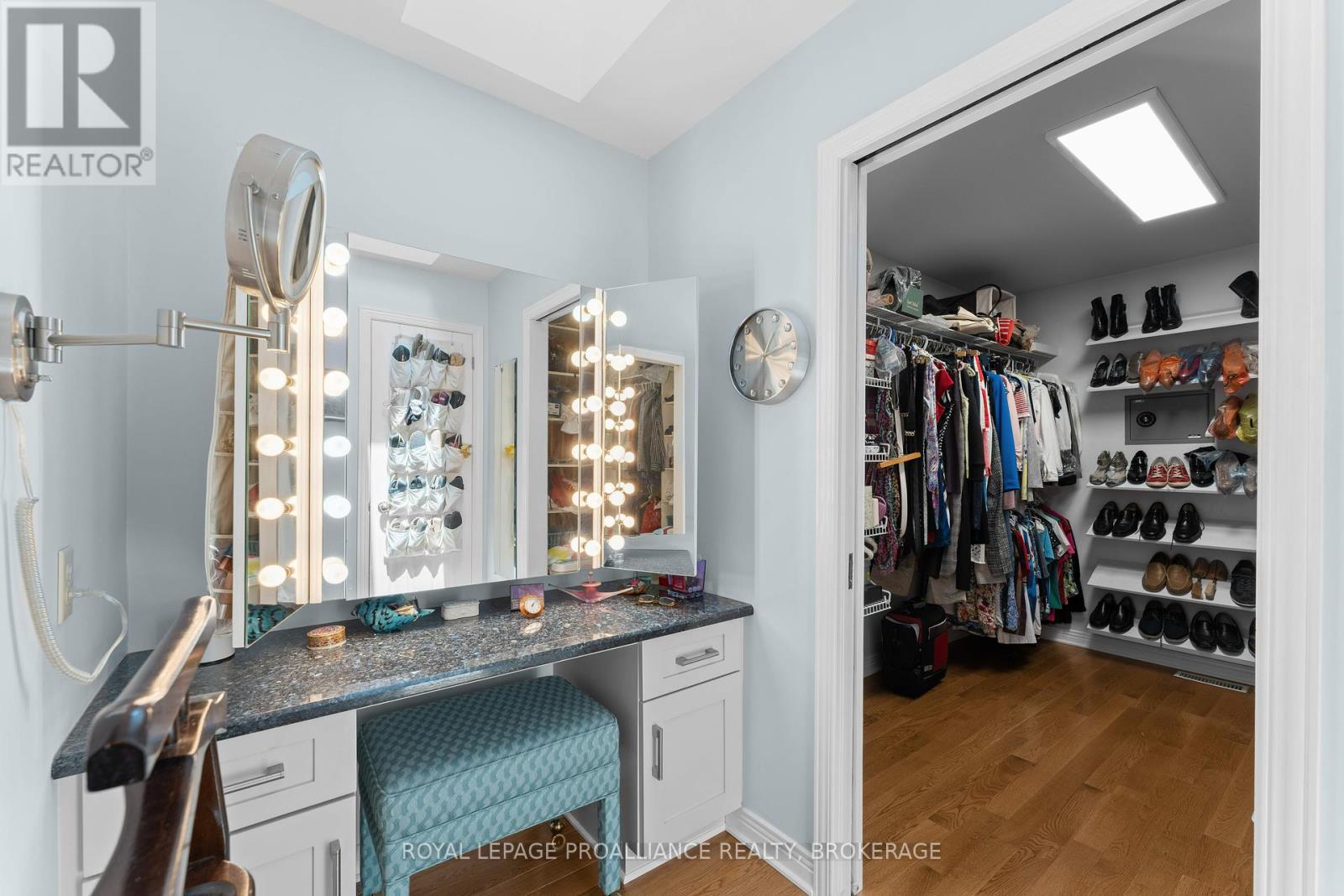 












1673 ST. LAWRENCE AVENUE

,
Kingston (Kingston East (Incl CFB Kingston)),




Ontario
K7L4V1

