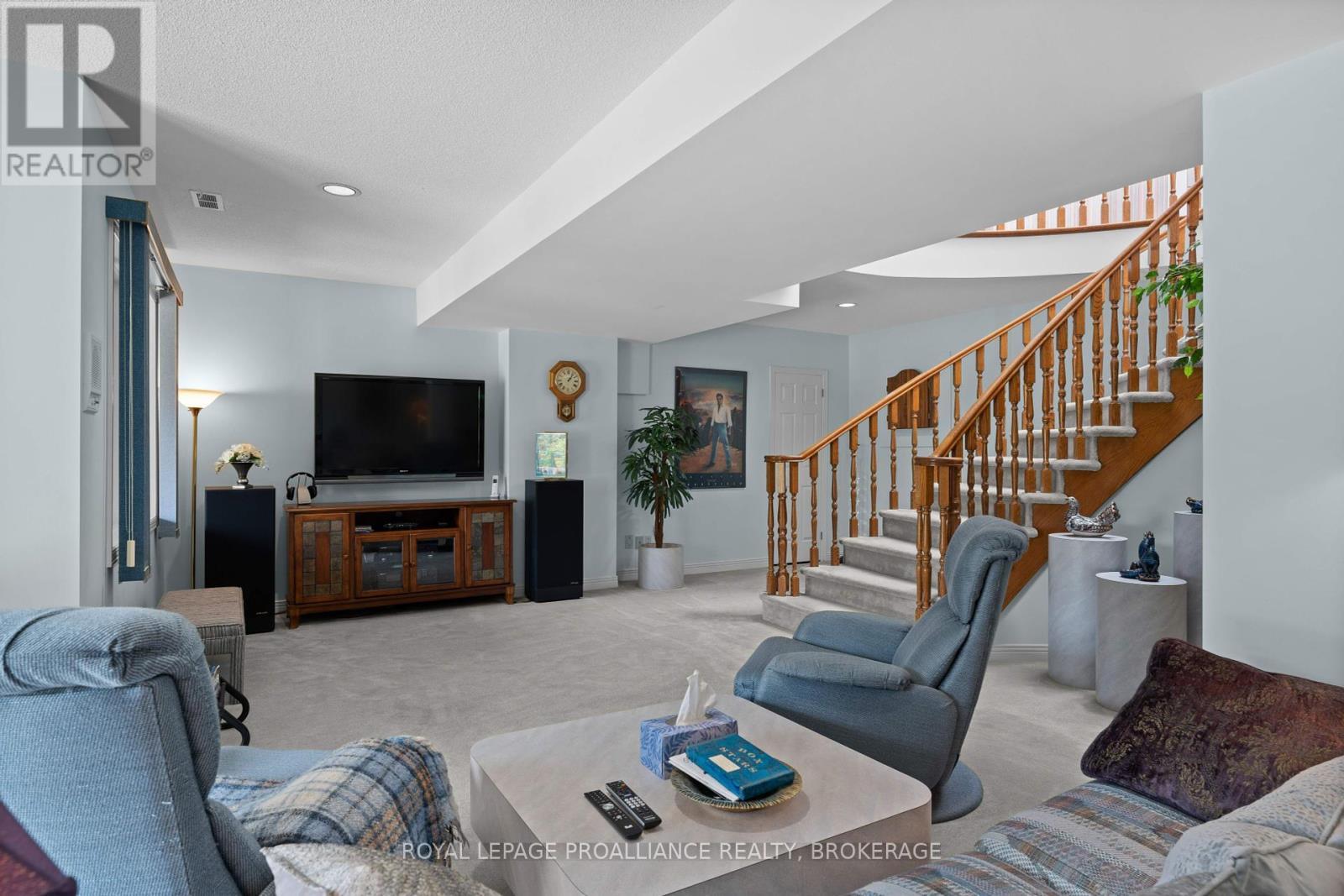 












1673 ST. LAWRENCE AVENUE

,
Kingston (Kingston East (Incl CFB Kingston)),




Ontario
K7L4V1

