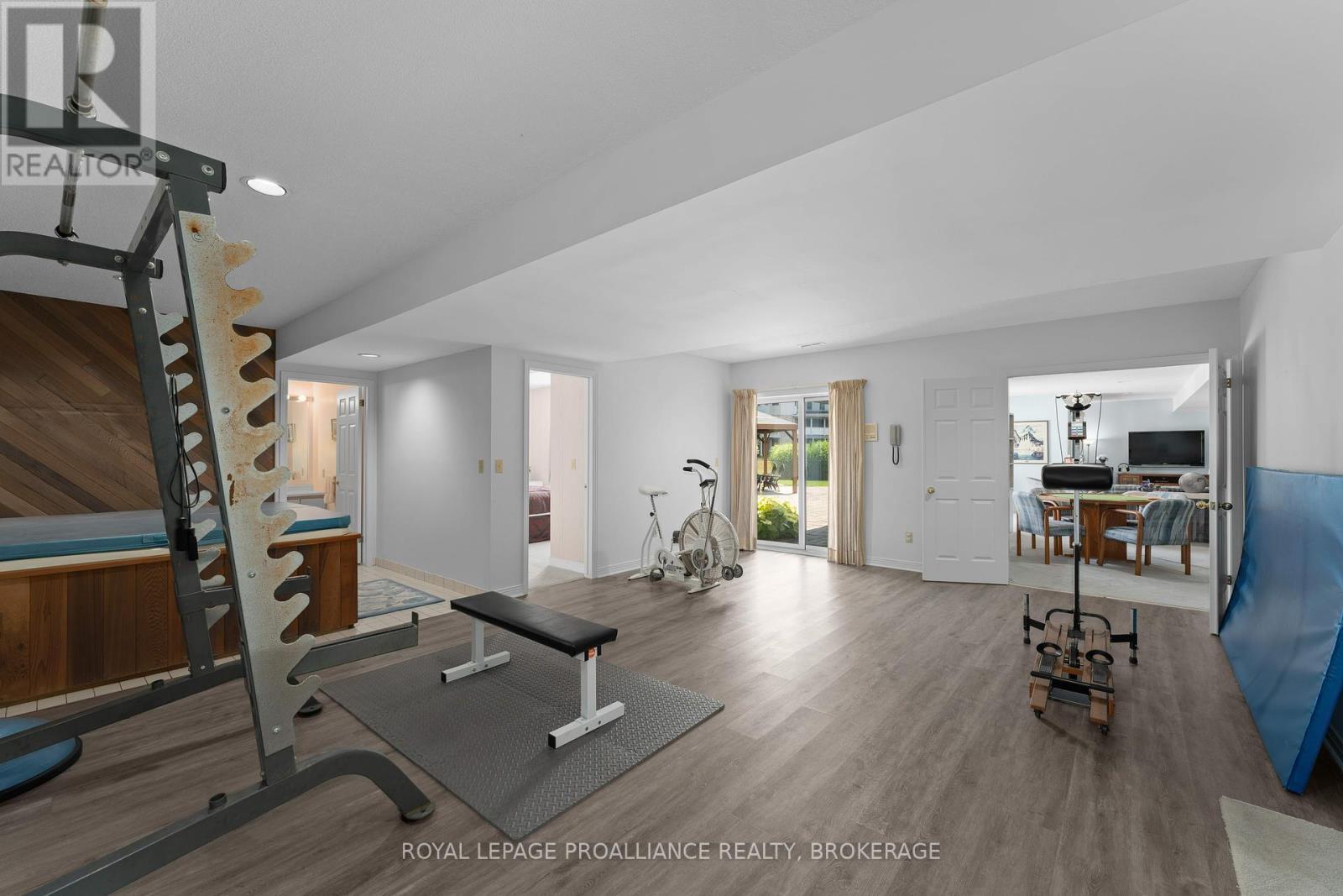 












1673 ST. LAWRENCE AVENUE

,
Kingston (Kingston East (Incl CFB Kingston)),




Ontario
K7L4V1

