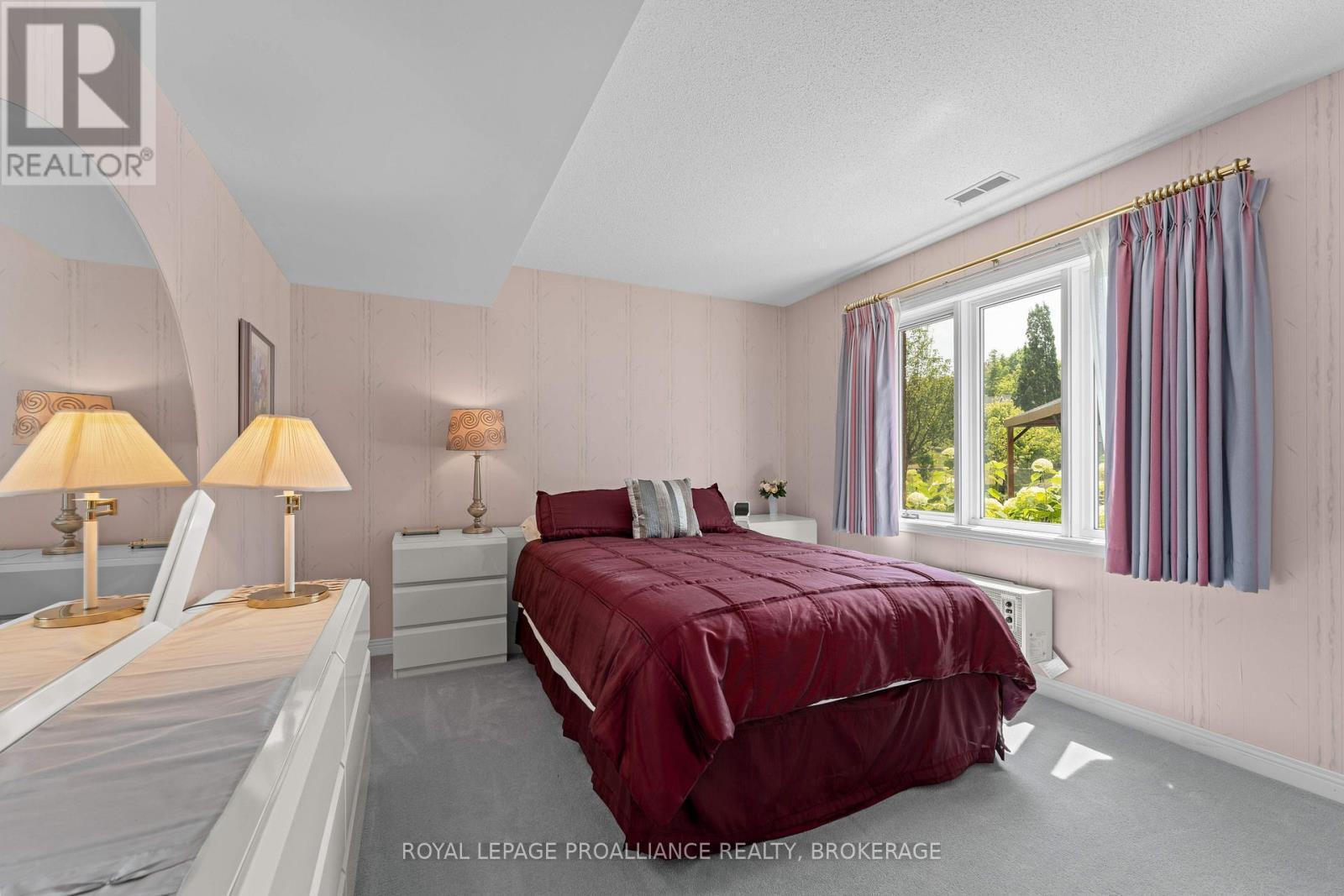 












1673 ST. LAWRENCE AVENUE

,
Kingston (Kingston East (Incl CFB Kingston)),




Ontario
K7L4V1

