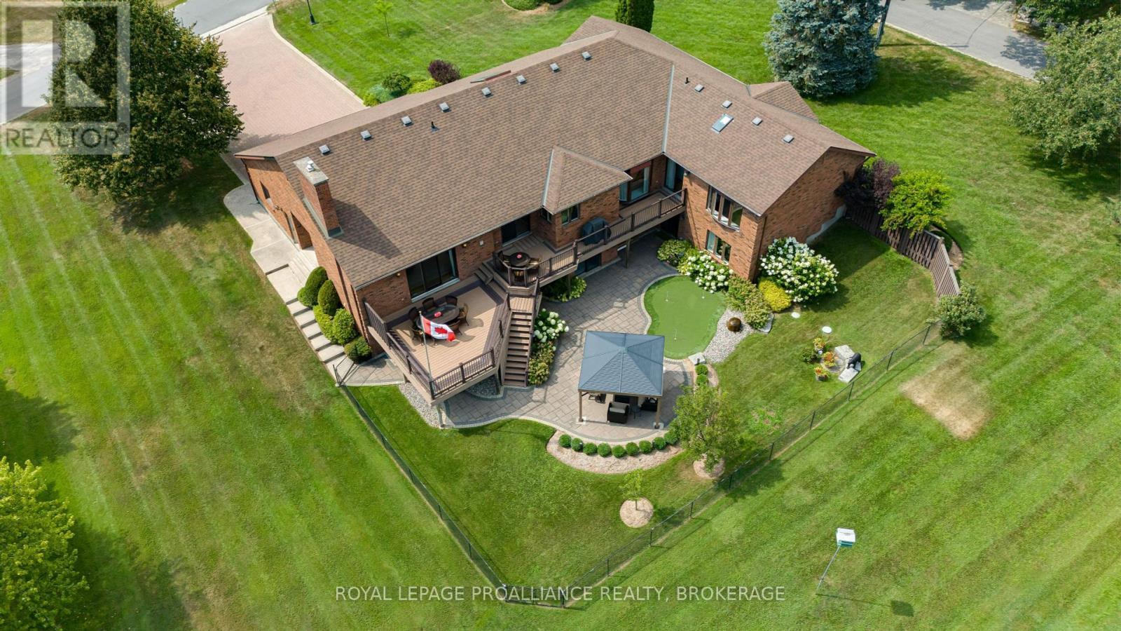 












1673 ST. LAWRENCE AVENUE

,
Kingston (Kingston East (Incl CFB Kingston)),




Ontario
K7L4V1


