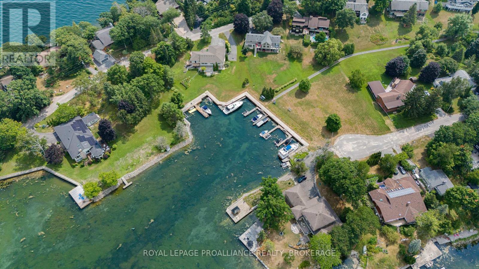 












1673 ST. LAWRENCE AVENUE

,
Kingston (Kingston East (Incl CFB Kingston)),




Ontario
K7L4V1

