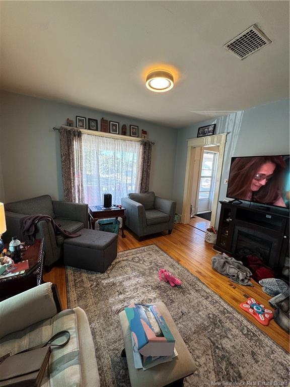 









869


Main

ST,
Blacks Harbour,




NB
E5H 1E5

