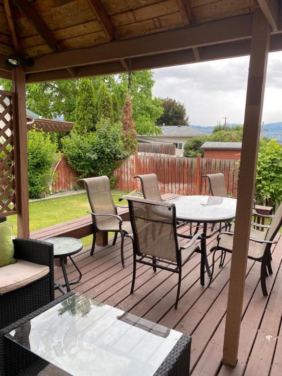 









3343


Gordon

Drive,
Kelowna,




BC
V1W 3M9

