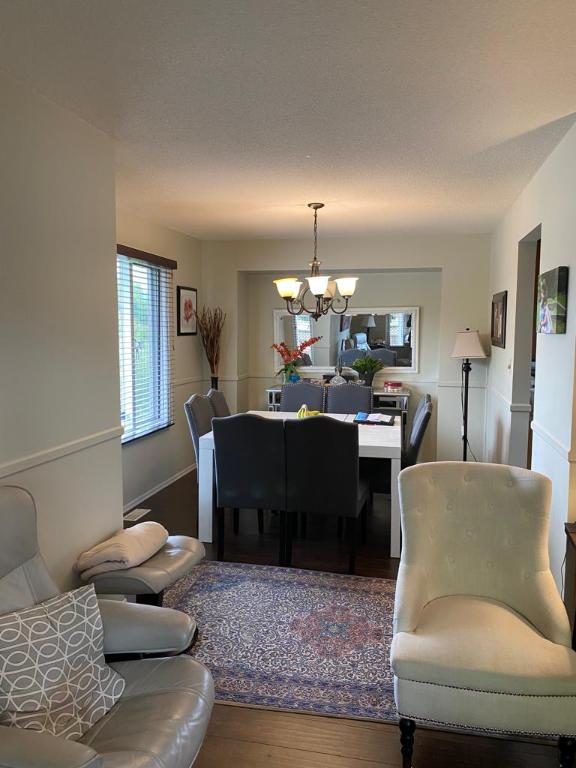 









3343


Gordon

Drive,
Kelowna,




BC
V1W 3M9

