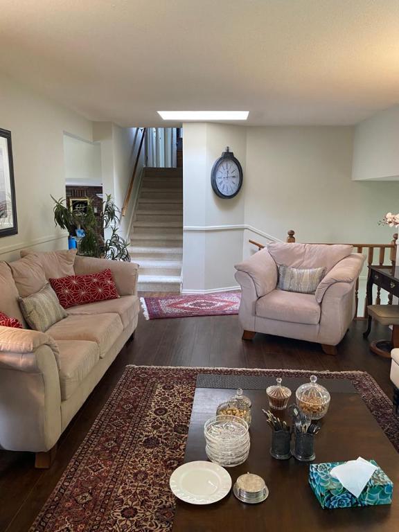 









3343


Gordon

Drive,
Kelowna,




BC
V1W 3M9

