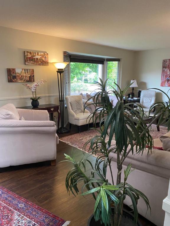 









3343


Gordon

Drive,
Kelowna,




BC
V1W 3M9

