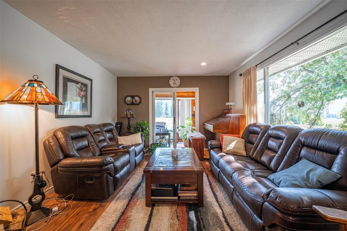 









4210


White Lake

Road,
Tappen,




BC
V0E 2W1

