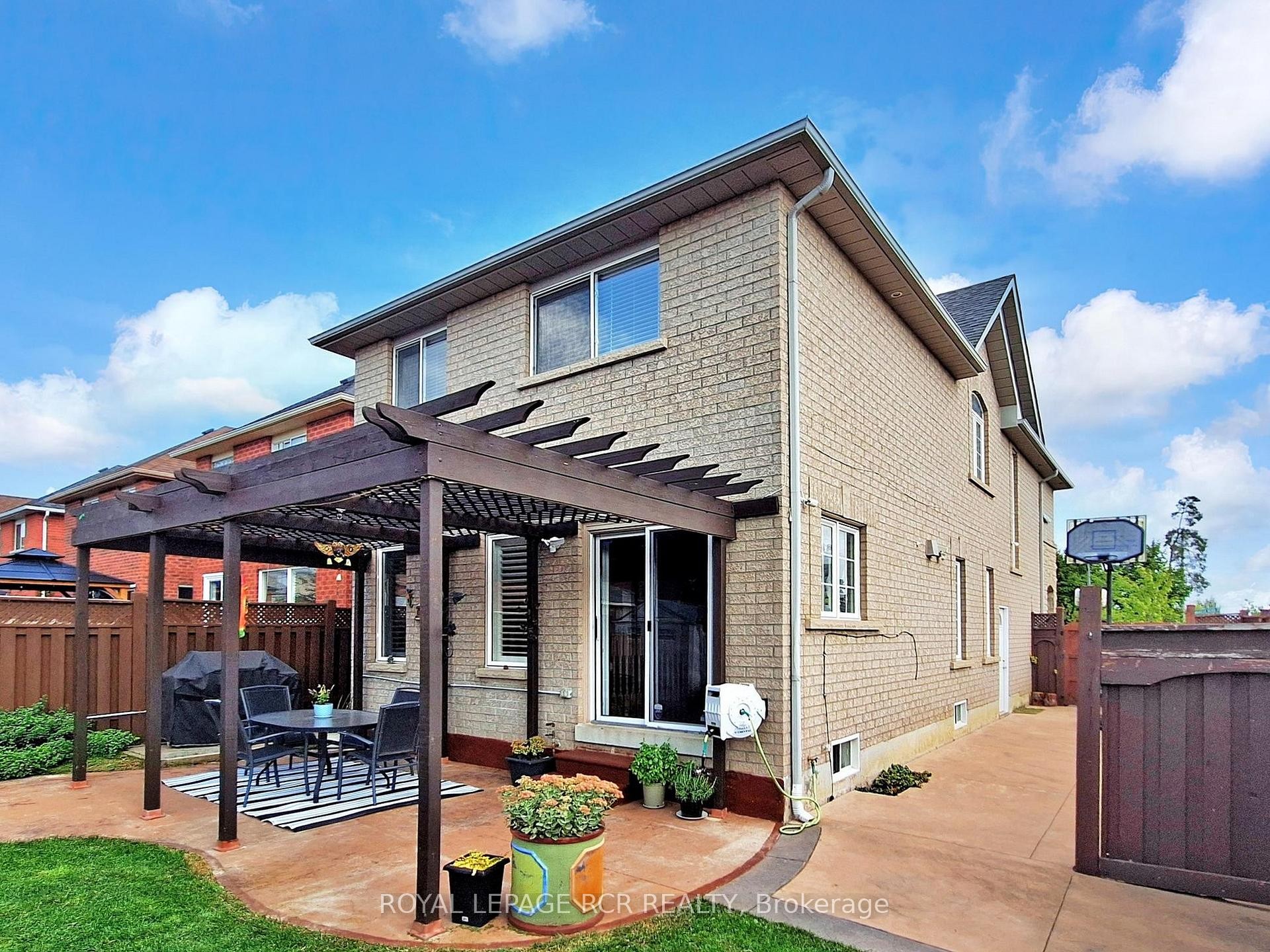 









28


Wakely

Boulevard,
Caledon,




ON
L7E 2G9

