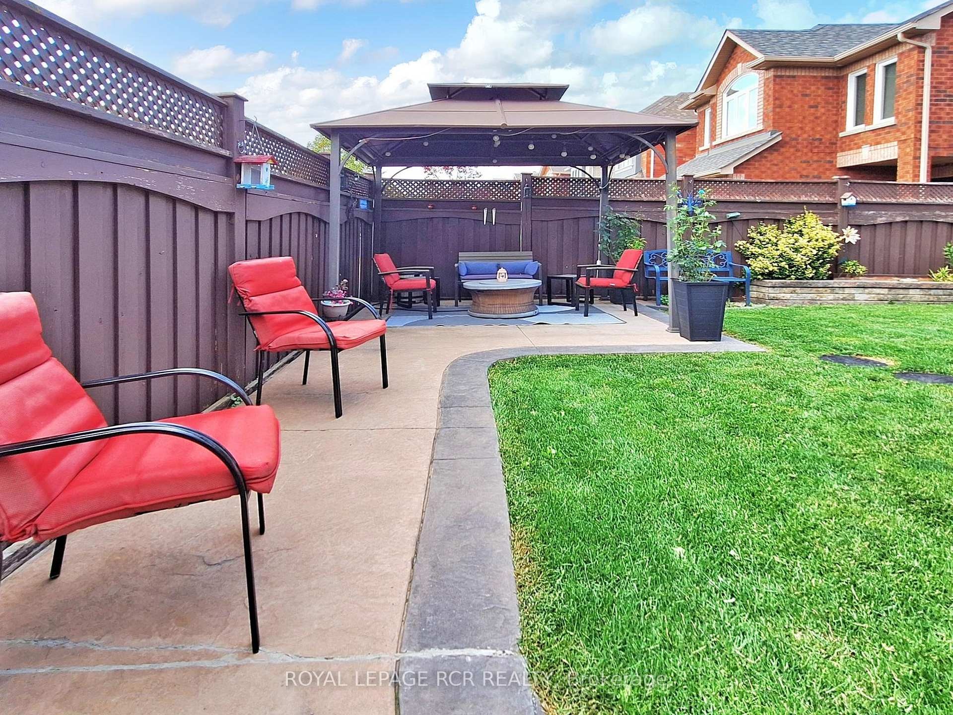 









28


Wakely

Boulevard,
Caledon,




ON
L7E 2G9

