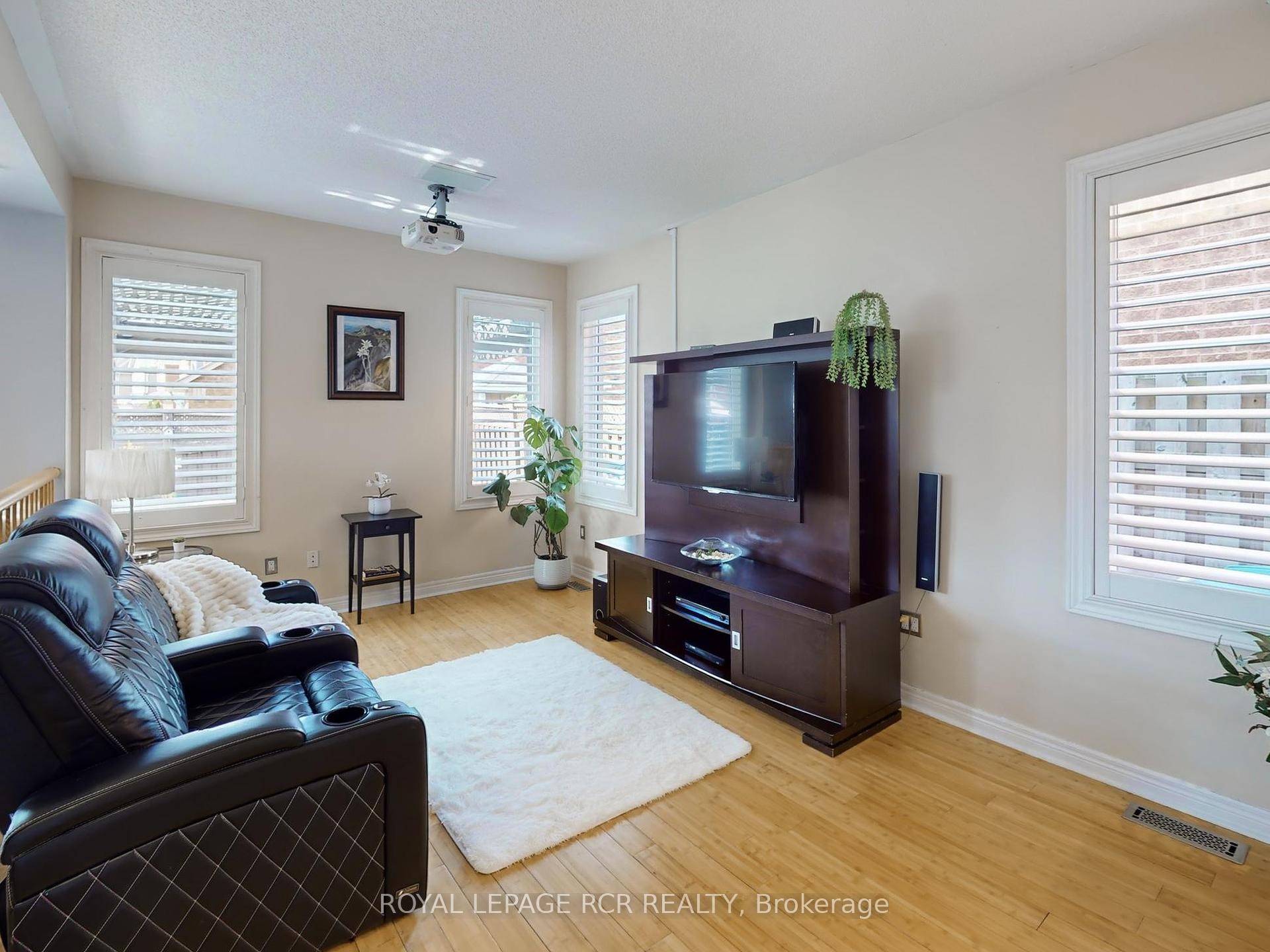 









28


Wakely

Boulevard,
Caledon,




ON
L7E 2G9

