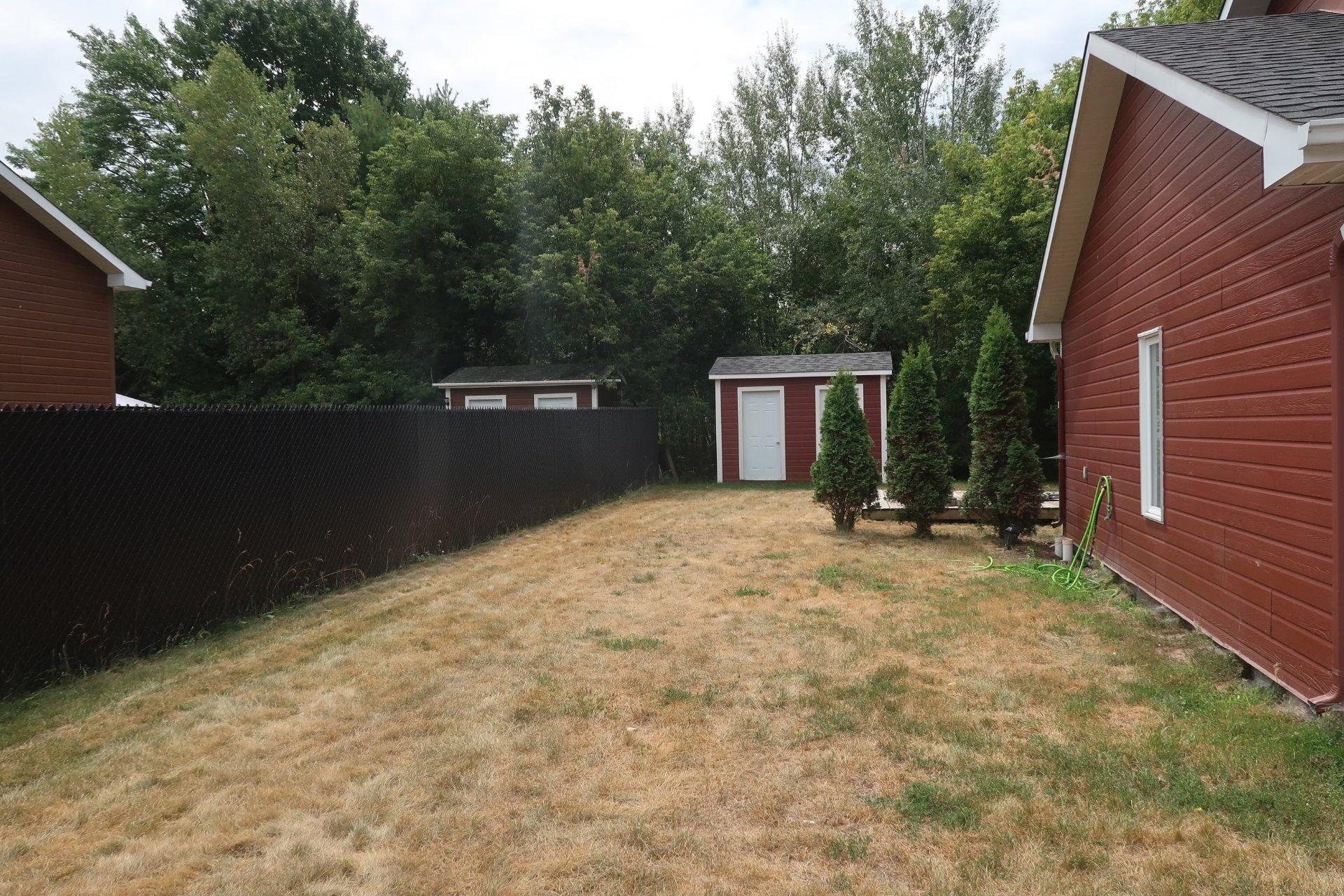 









899


Rue Paul-Émile-Borduas

,
Saint-Lin/Laurentides,




QC
J5M2S5

