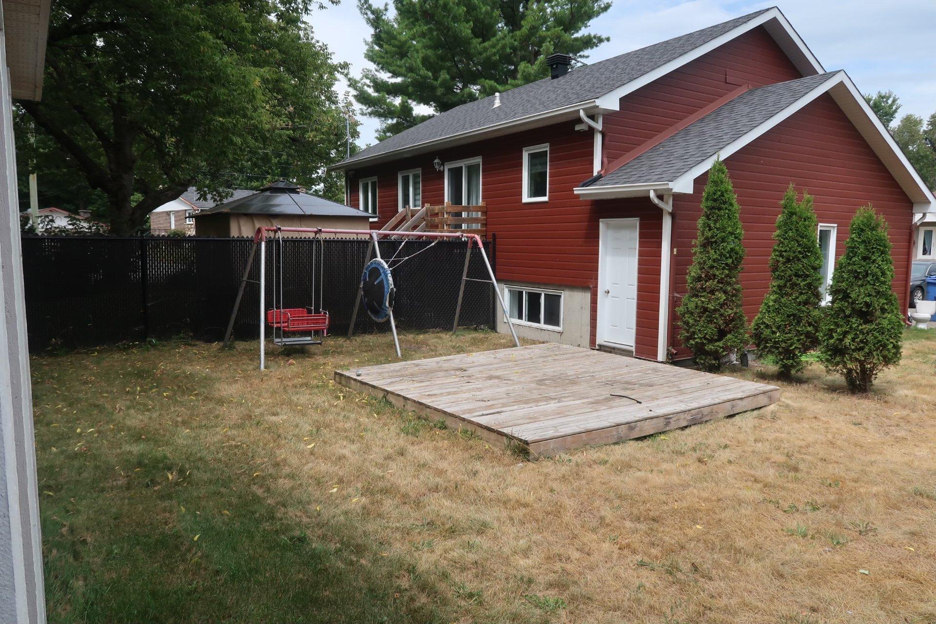 









899


Rue Paul-Émile-Borduas

,
Saint-Lin/Laurentides,




QC
J5M2S5

