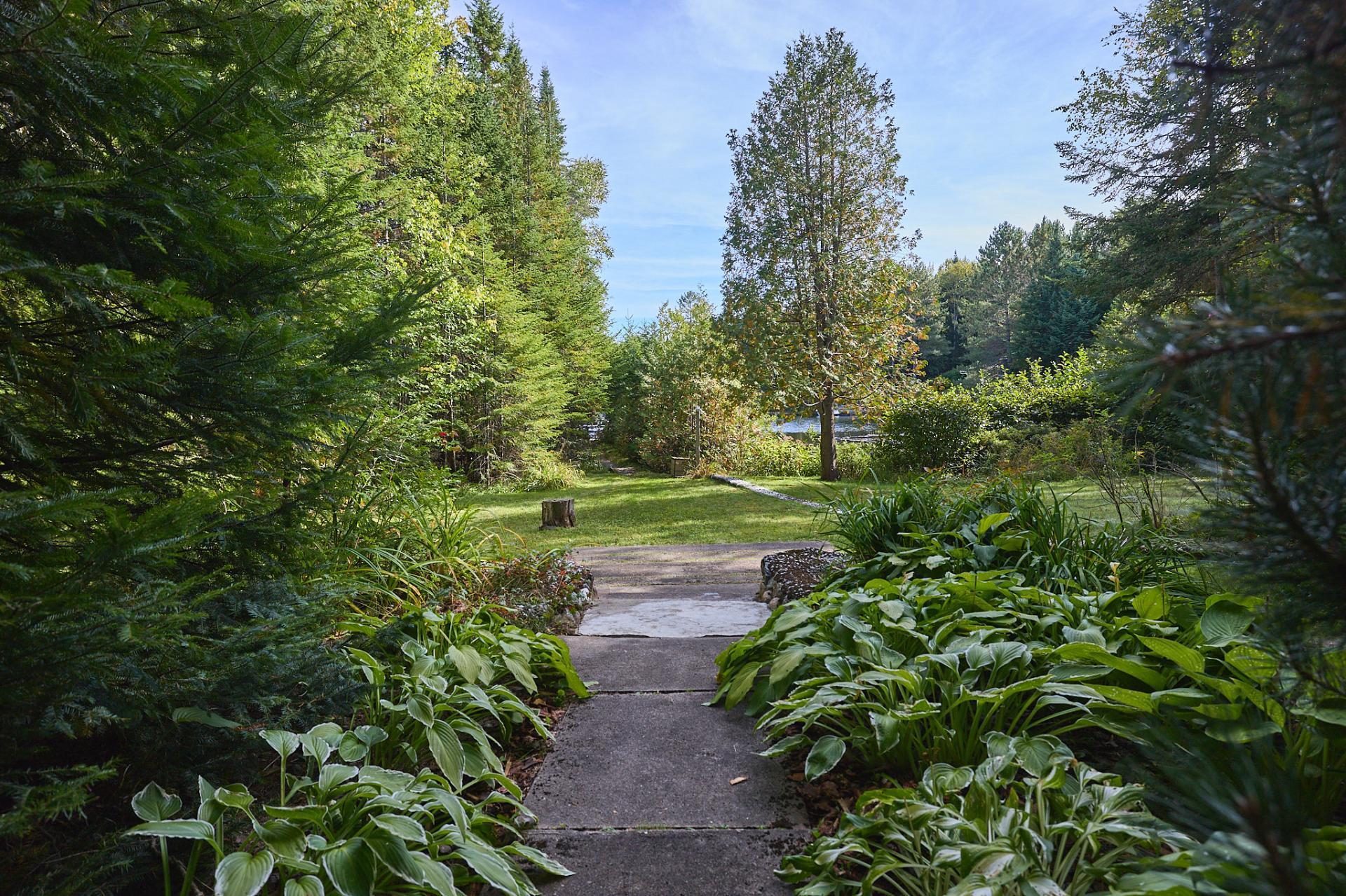 









51


Ch. Favreau

,
Saint-Donat,




QC
J0T2C0

