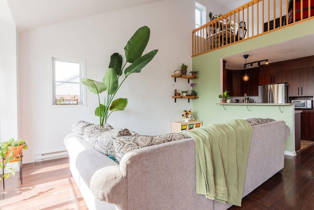 









1374


Rue Émerie

,
Longueuil (Saint-Hubert),




QC
J4T0A3

