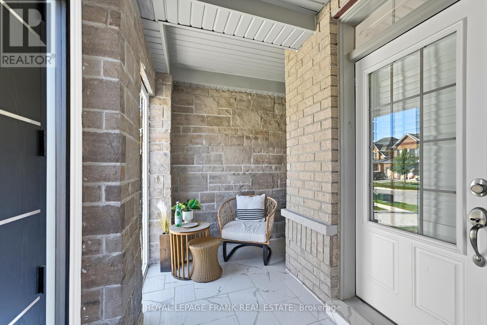 












1842 DOUGLAS LANGTREE DRIVE

,
Oshawa (Taunton),




Ontario
L1K0Y5

