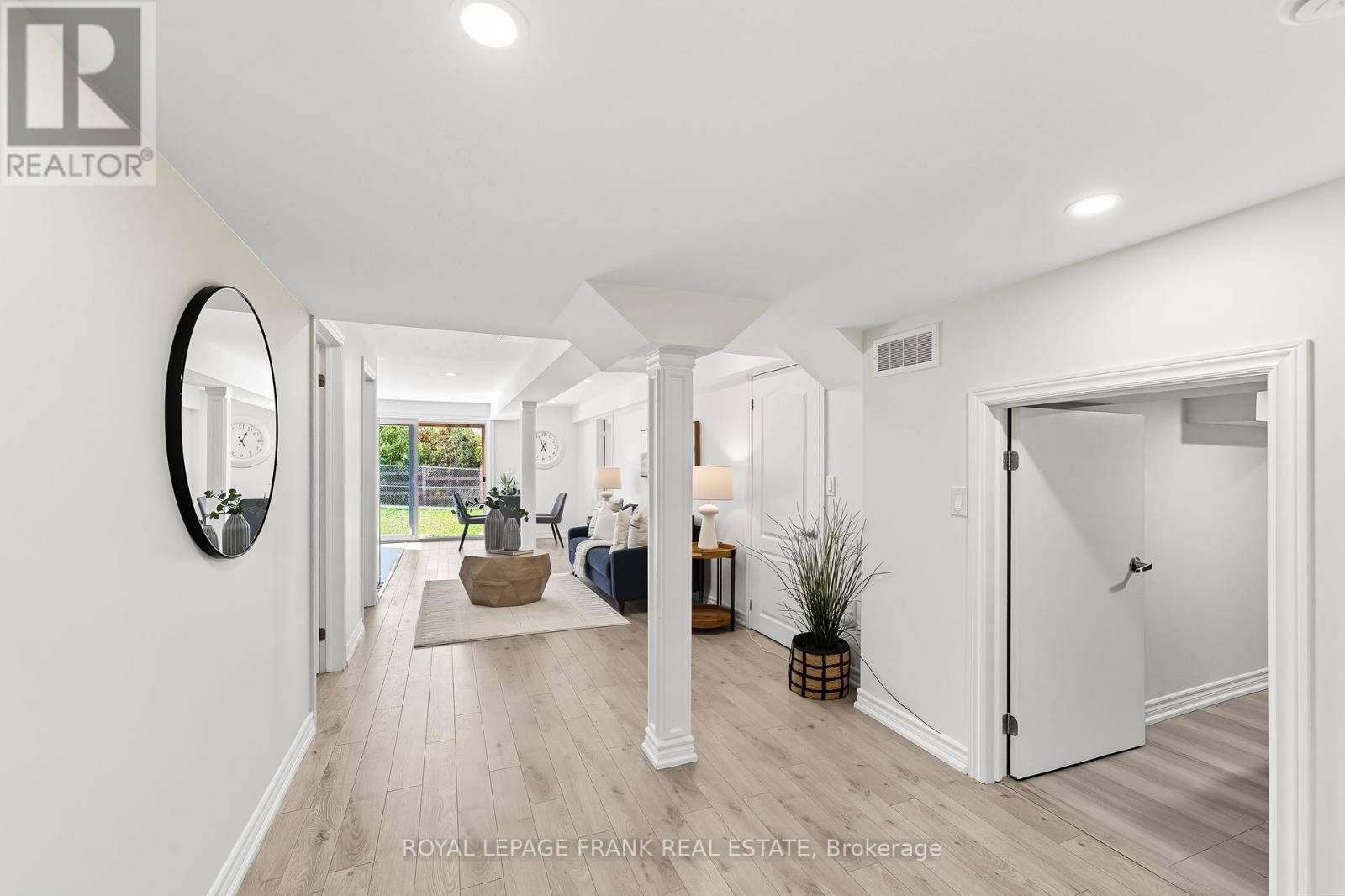












1842 DOUGLAS LANGTREE DRIVE

,
Oshawa (Taunton),




Ontario
L1K0Y5

