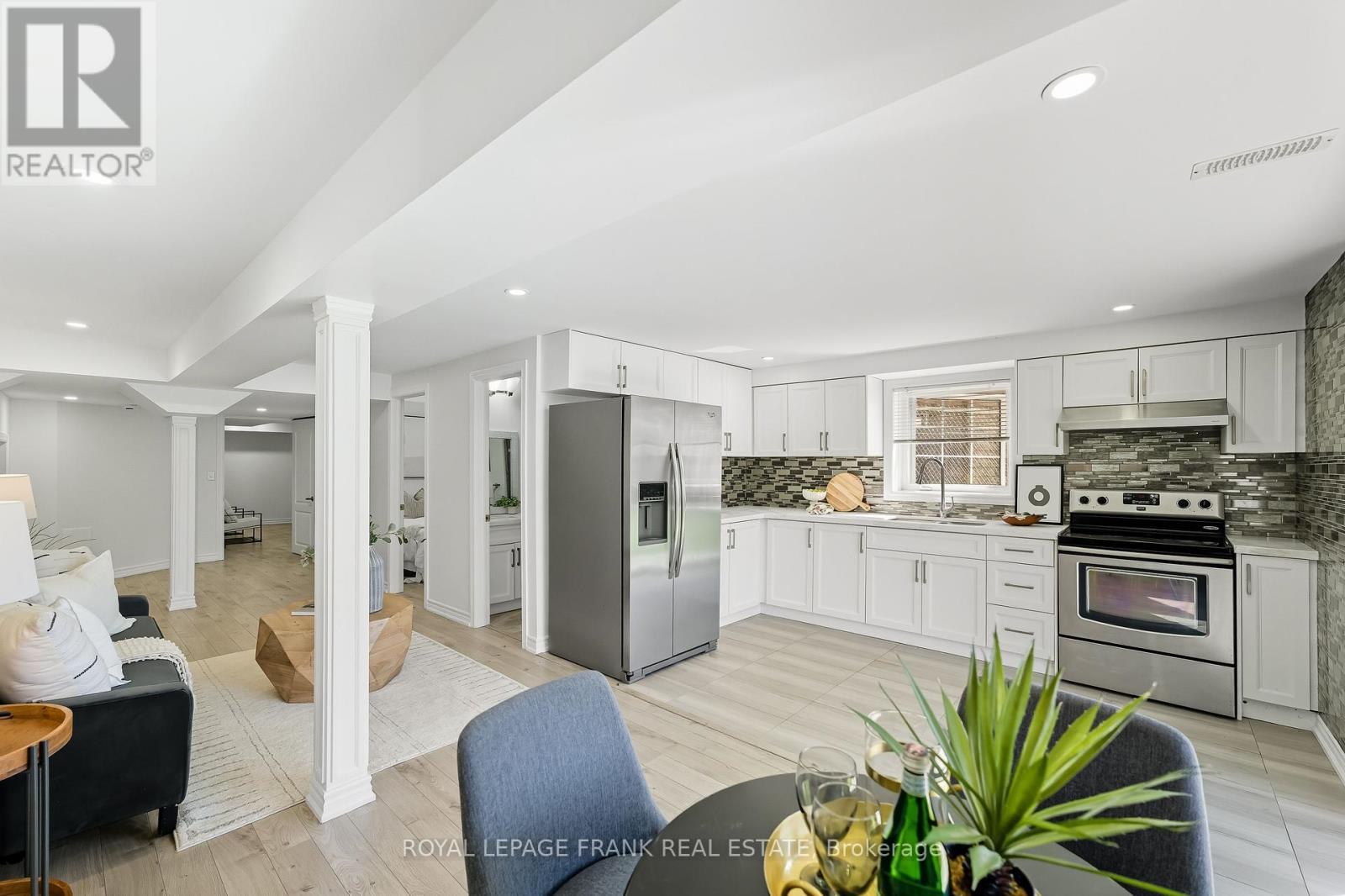 












1842 DOUGLAS LANGTREE DRIVE

,
Oshawa (Taunton),




Ontario
L1K0Y5

