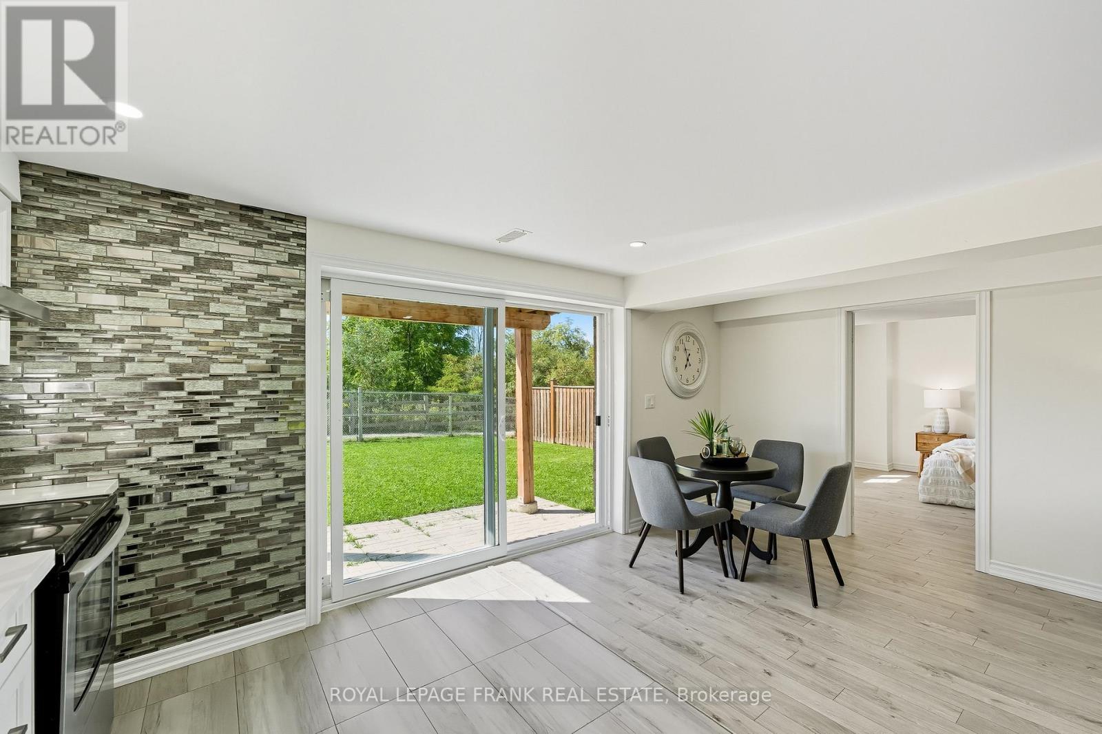 












1842 DOUGLAS LANGTREE DRIVE

,
Oshawa (Taunton),




Ontario
L1K0Y5

