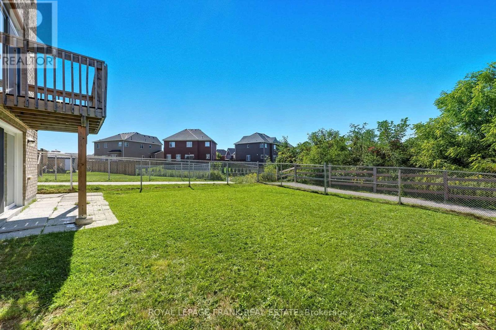 












1842 DOUGLAS LANGTREE DRIVE

,
Oshawa (Taunton),




Ontario
L1K0Y5

