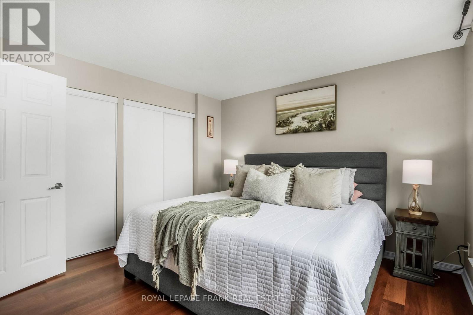 












701 - 340 WATSON STREET W

,
Whitby (Port Whitby),




Ontario
L1N9G1


