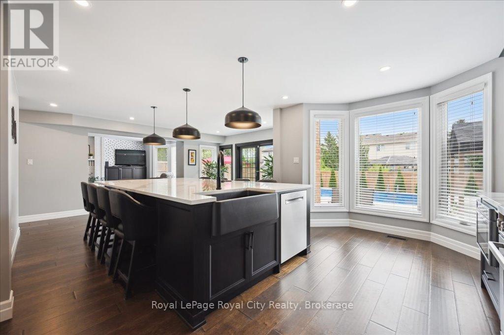 












9 KORTRIGHT ROAD E

,
Guelph (Kortright East),




Ontario
N1G4C8

