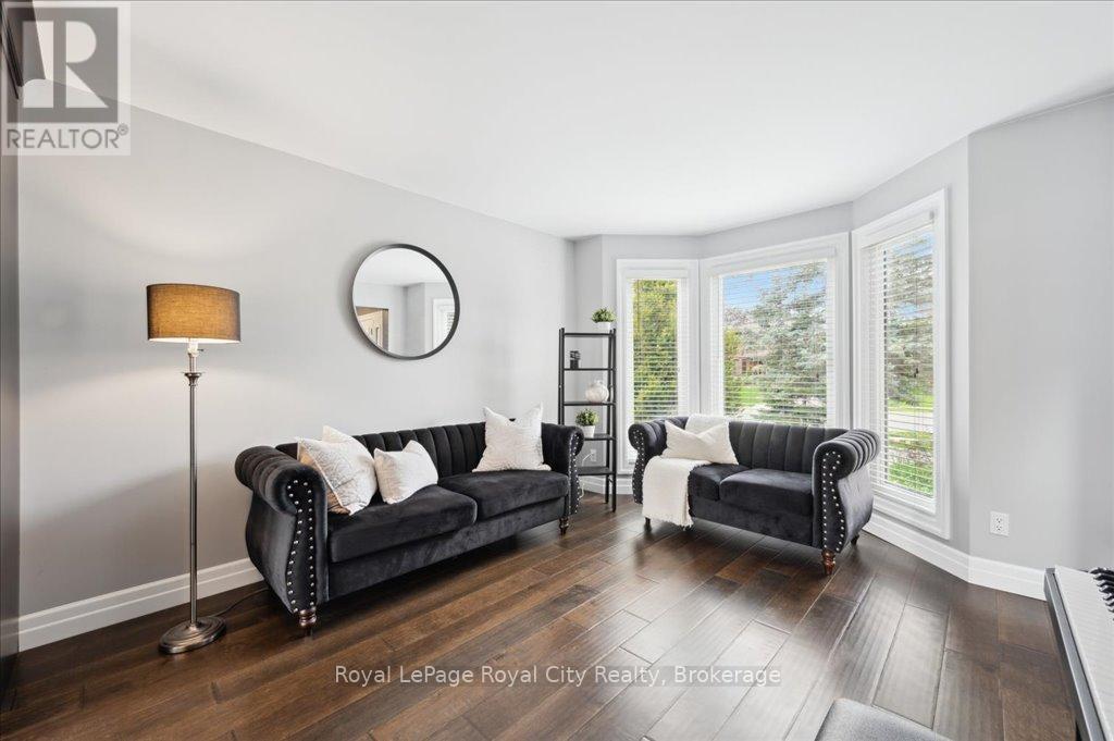 












9 KORTRIGHT ROAD E

,
Guelph (Kortright East),




Ontario
N1G4C8

